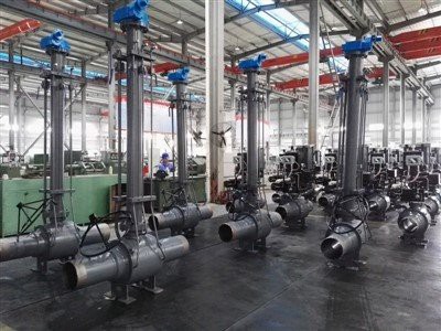 Framlengdur vélarhlífarsoðinn kúluventill